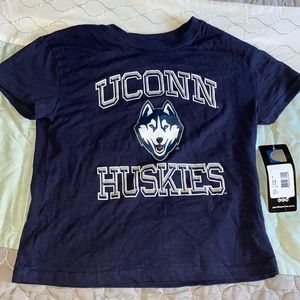 Women’s small UConn cropped t shirt